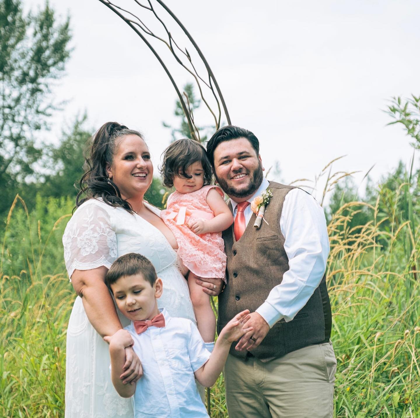 Megan &amp; Brett&rsquo;s wedding was truly a family affair with their two young kiddos. Every couple has their own unique story and it&rsquo;s one of the things I love best about wedding and family photography. 

.
.
. 
.
#myfujilove #FujifilmX_US #
