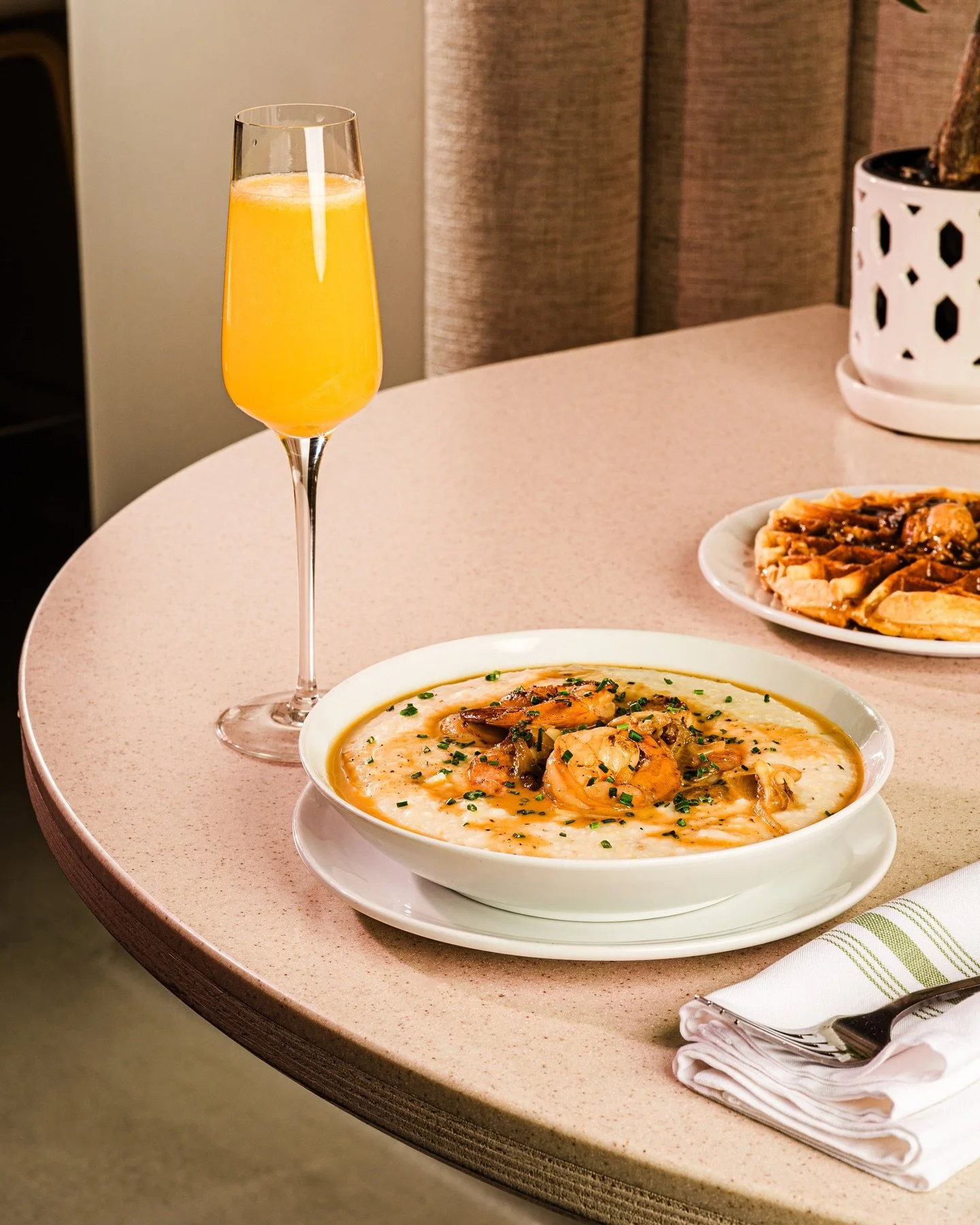 ✨Have your tried our updated our Shrimp &amp; Grits for Brunch?  
Cheddar herby grits. Pan-seared shrimp. Cajun butter sauce.  simple, soulful, gluten-free and made with love 🫶

Let us know ☕️ BRUNCH at CK on Saturdays &amp; Sundays
10am&ndash;3:00p