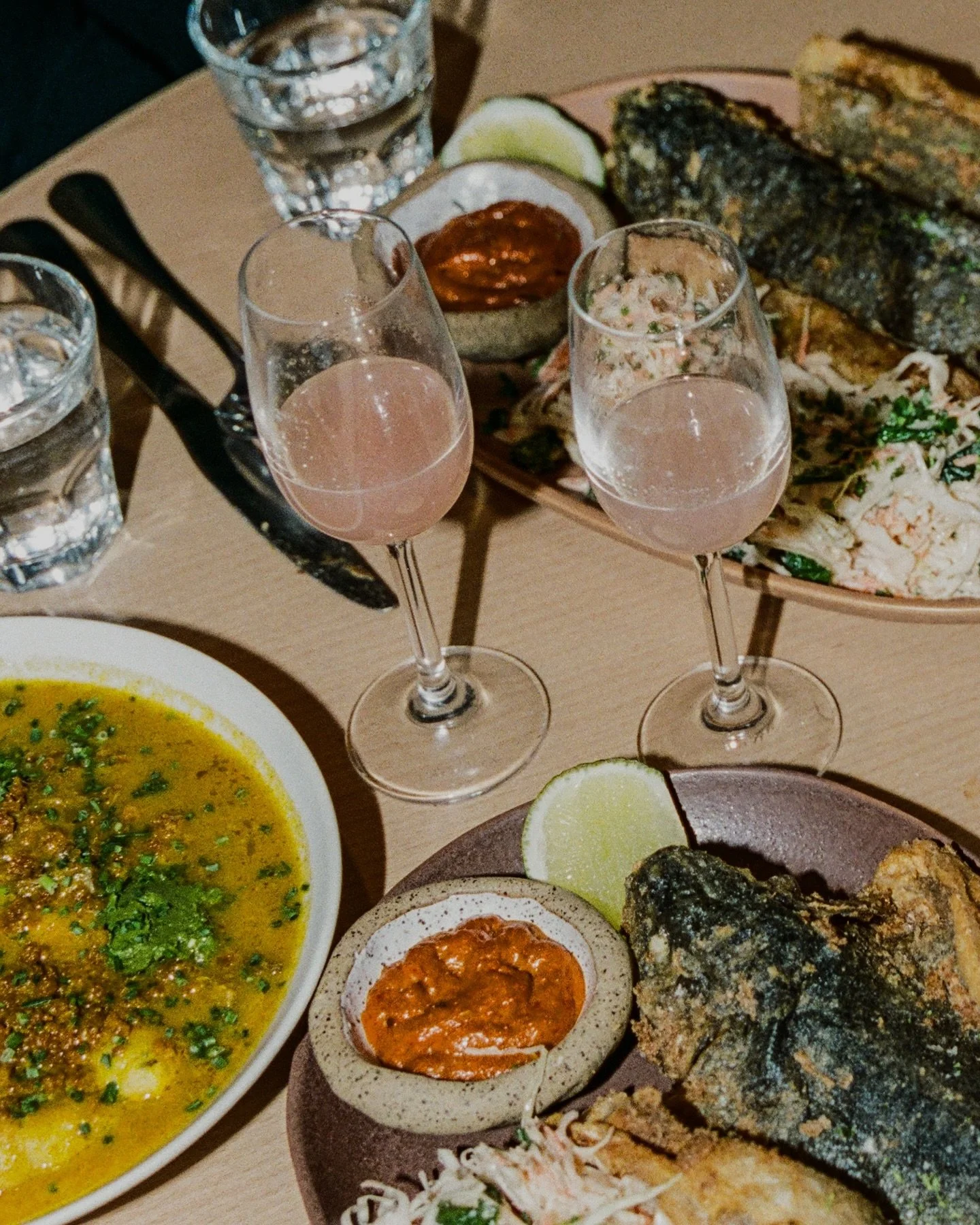 Some of our favorites to share at CK.
Check out our dinner menu and grab yourself a seat.

🍽️ Dinner: Wed-Sun 4:30-11pm
🚪Walk-ins welcome 
☎️ Reservations encouraged

Photo by @35mmberg 
#boston #comfortkitchen