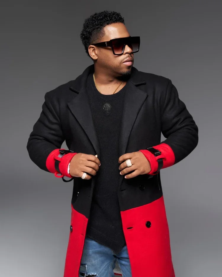 BOBBY VALENTINO