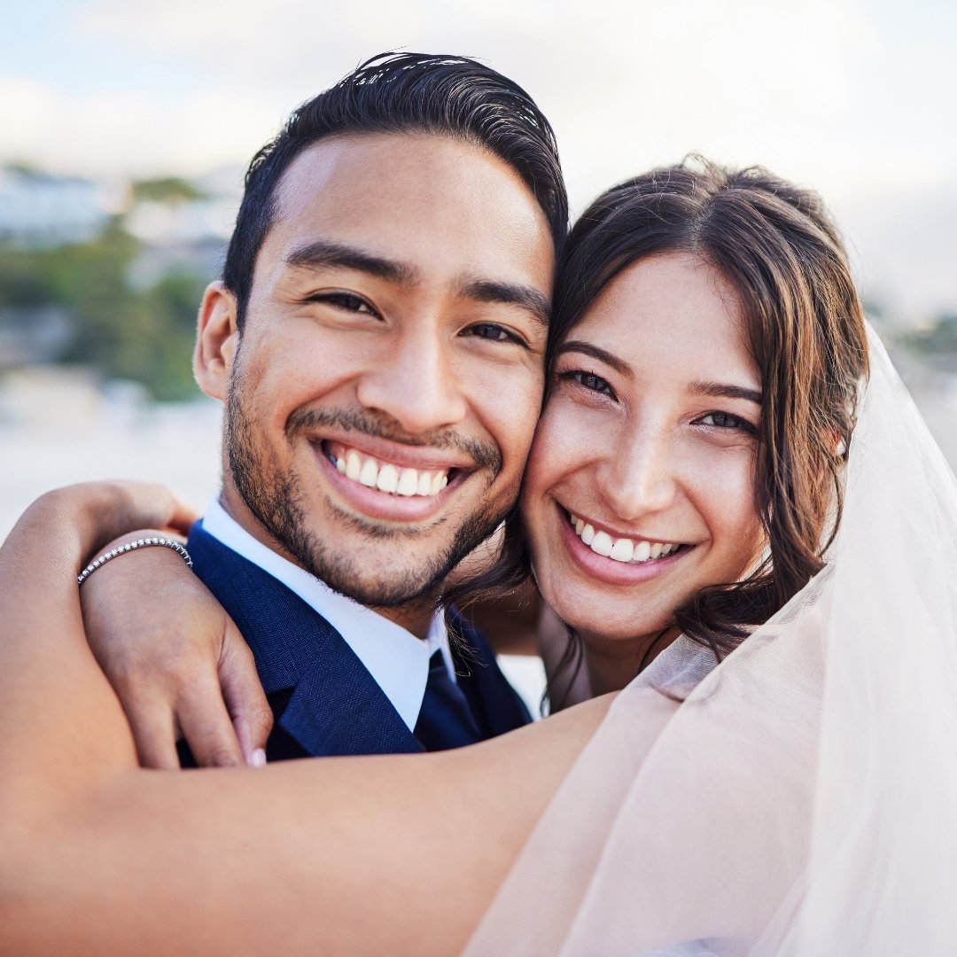 These smiles say it all&mdash;when you choose the right person, every detail of your wedding becomes a beautiful memory. Dreaming of perfect wedding photos like these? Let's chat and make it happen! 

Feel free to double tap if you love seeing happy 