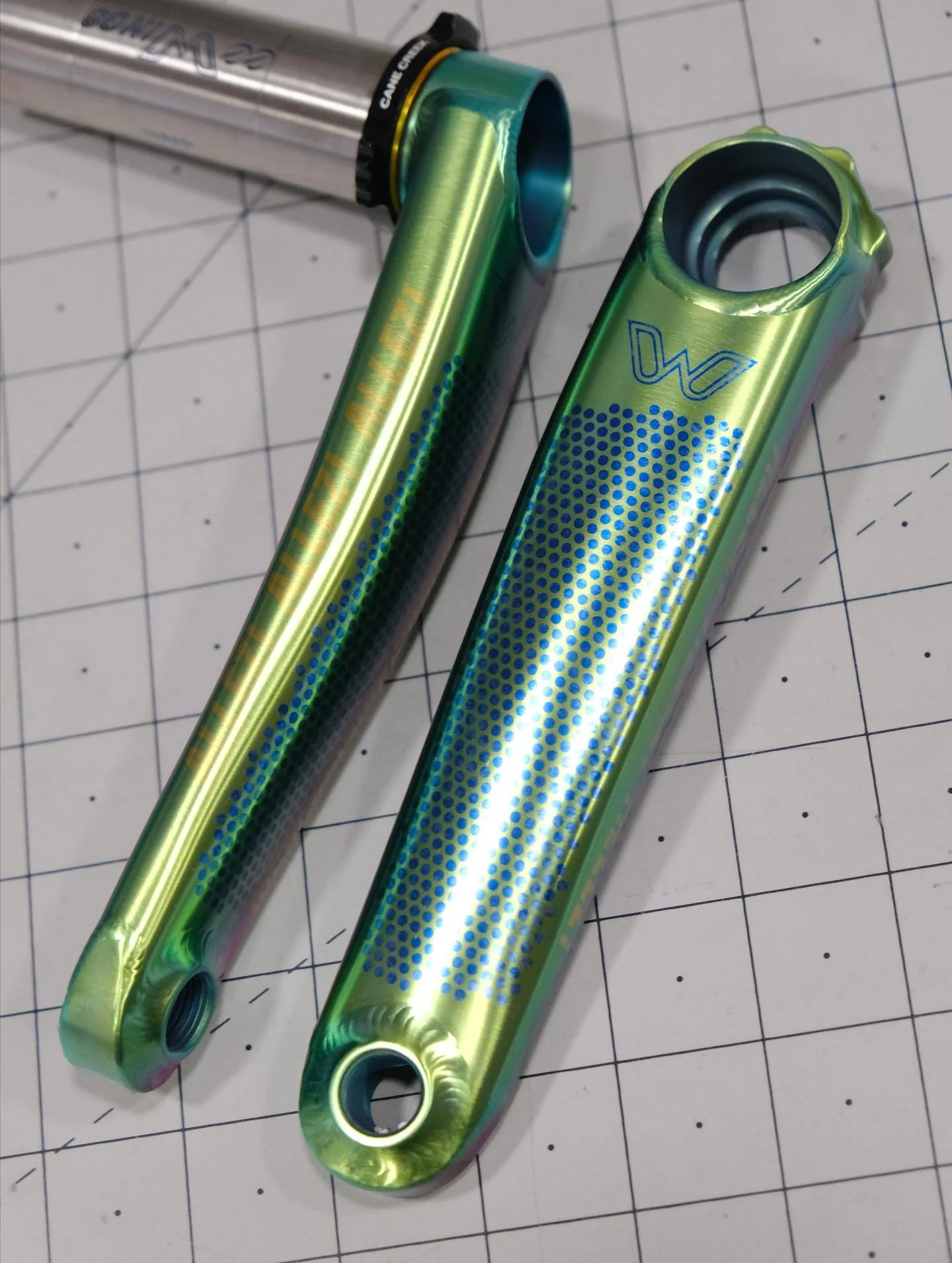 This set of eeWings came out really nicely, anodized to accompany the paint scheme of Michael&rsquo;s Brompton P Line.
.
.
.
#eewings #titaniumanodizing #tibike #custombicycle #cycling #roadbike #mountainbike #mtb #gravelbike #brompton #noboringbikes