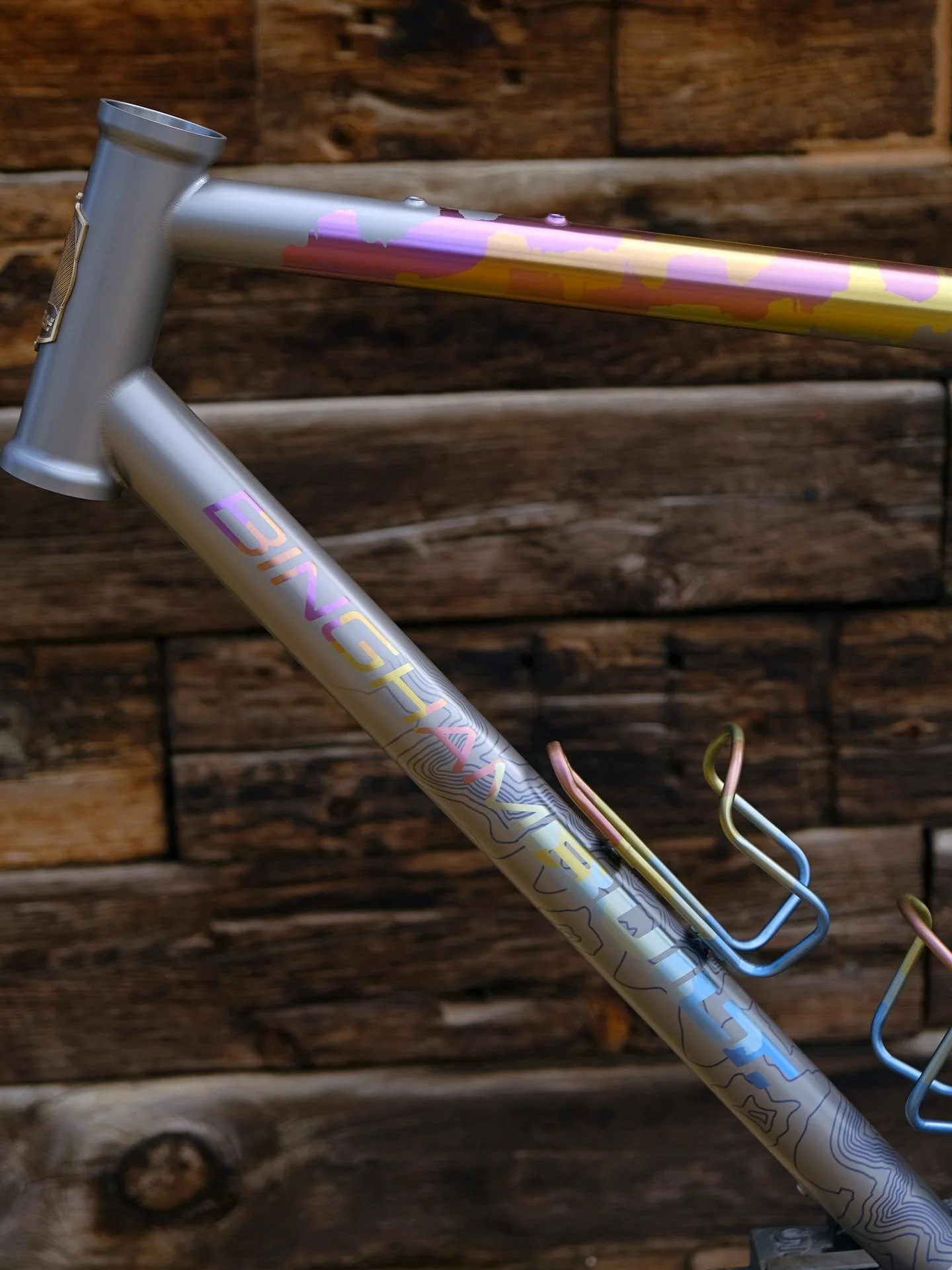 Jerry’s new Bingham Built π« 
.
.
.
#titaniumanodizing #binghambuilt #tibike #cycling #roadbike #mountainbike #mtb #madeinusa #gravelbike #custombicycle #noboringbikes #titaniumanodizing
