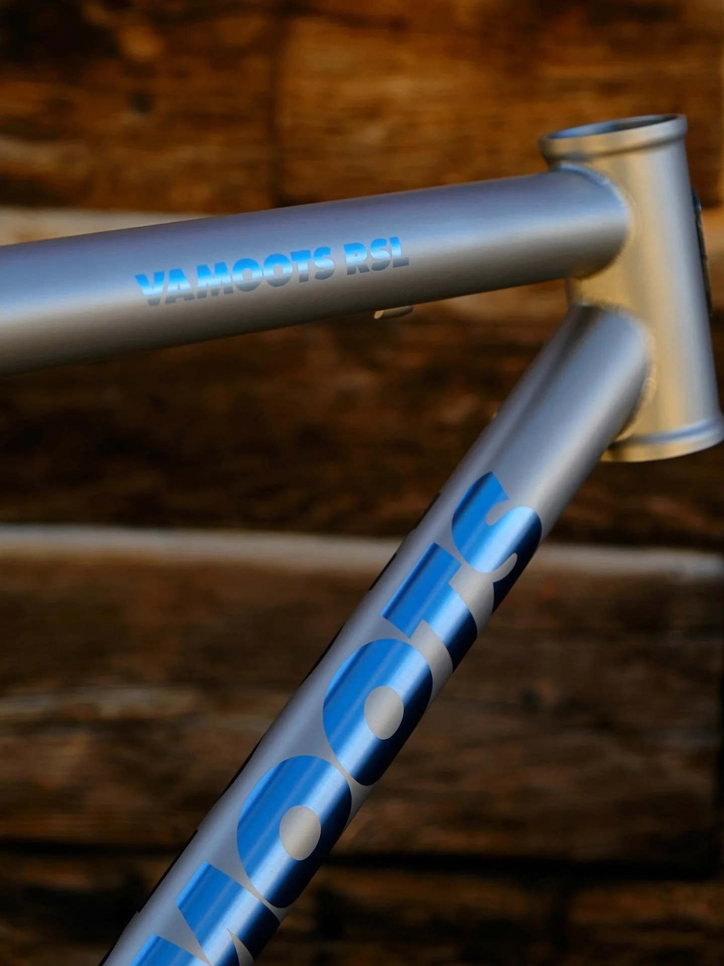 Hiroshi&rsquo;s Moots, in a smooth medium blue 🐬
.
.
.
#titaniumanodozing #tibike #moots #cycling #roadbike #mountainbike #gravelbike #mtb #madeinusa #titaniumanodizing #colorado