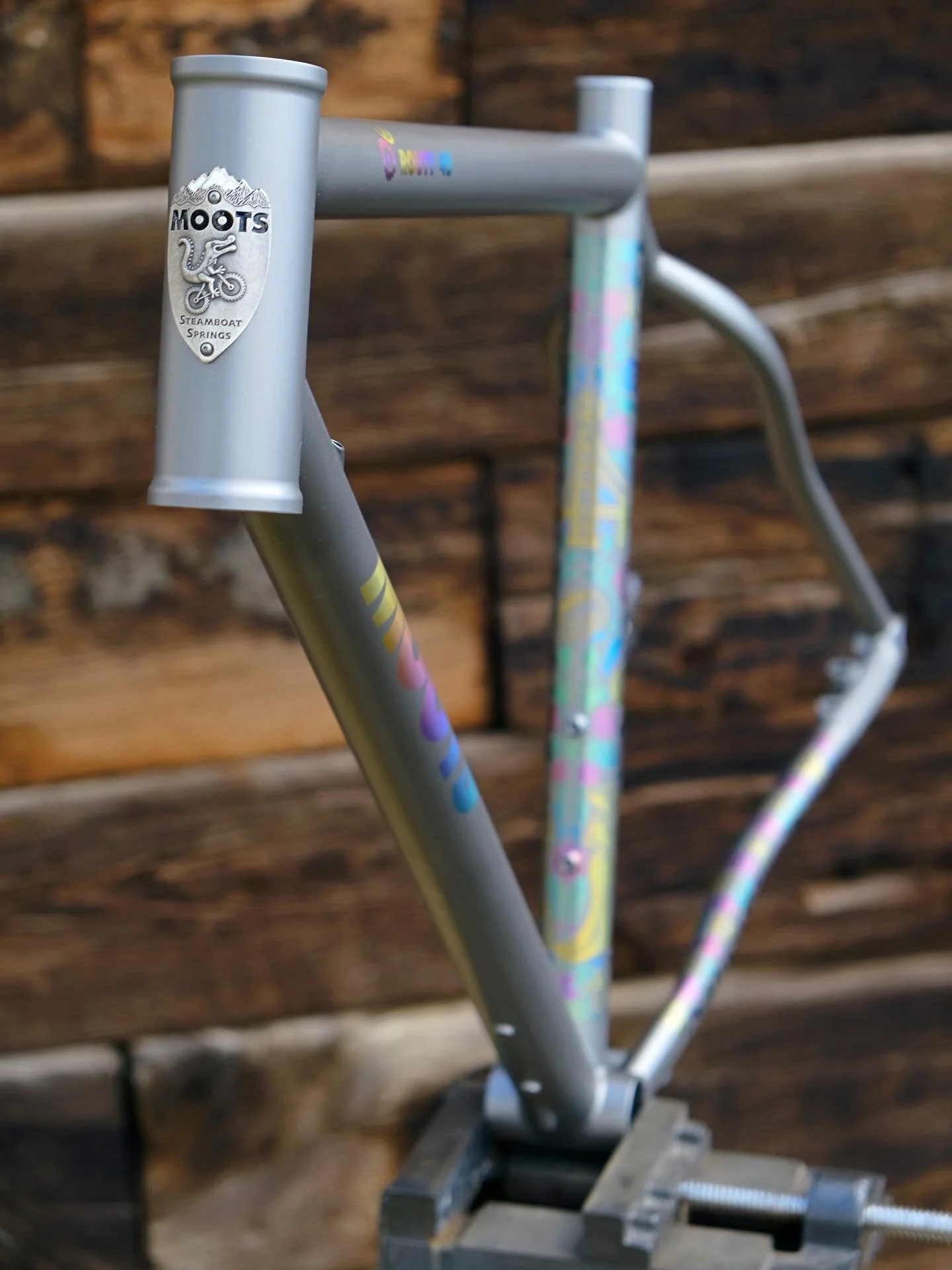 Roger&rsquo;s Mission Moots, with a mosaic of illustrations made from source material which, to Roger, perfectly represents his beloved SF Mission neighborhood. What a great homage to home.
.
.
.
#moots #titaniumanodizing #cycling #madeinusa #mission