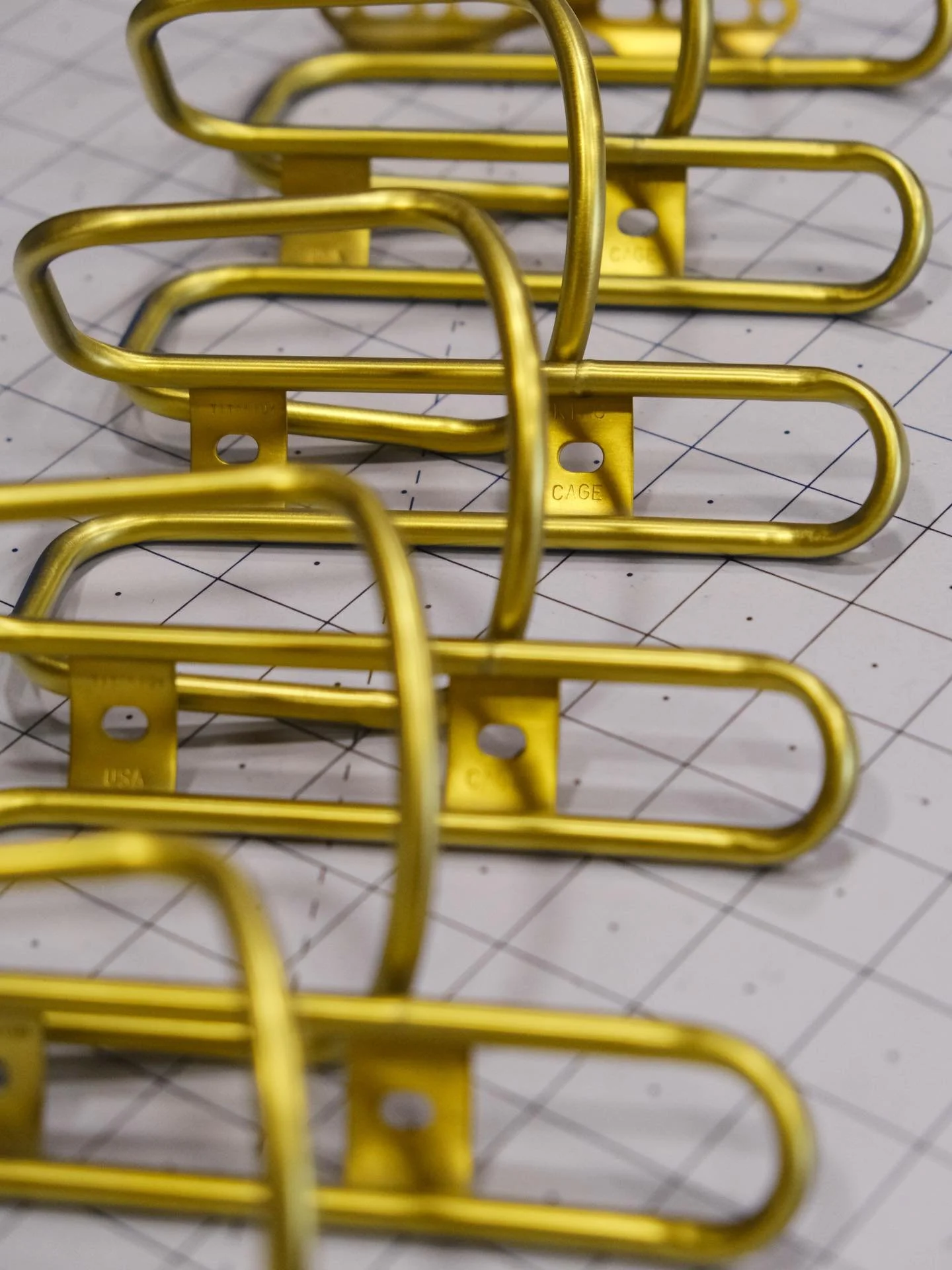 These goldie locks King Cages are juuuust right ✨✨✨
.
.
.
#kingcage #tibike #cycling #titaniumanodizing #colorado