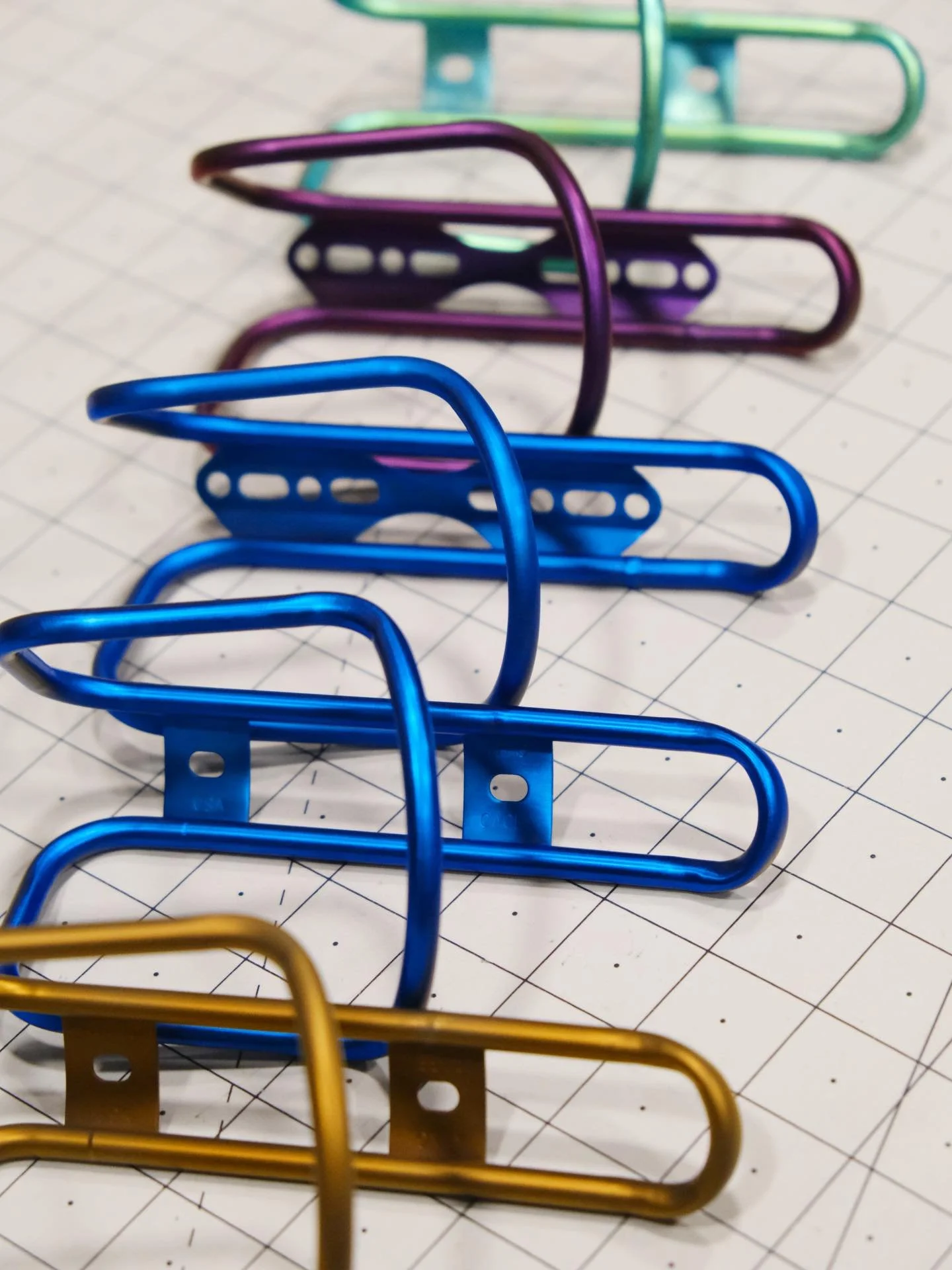 A little restock of King and Morse cages, keeping things lively. These deep blues go with just about anything 💙