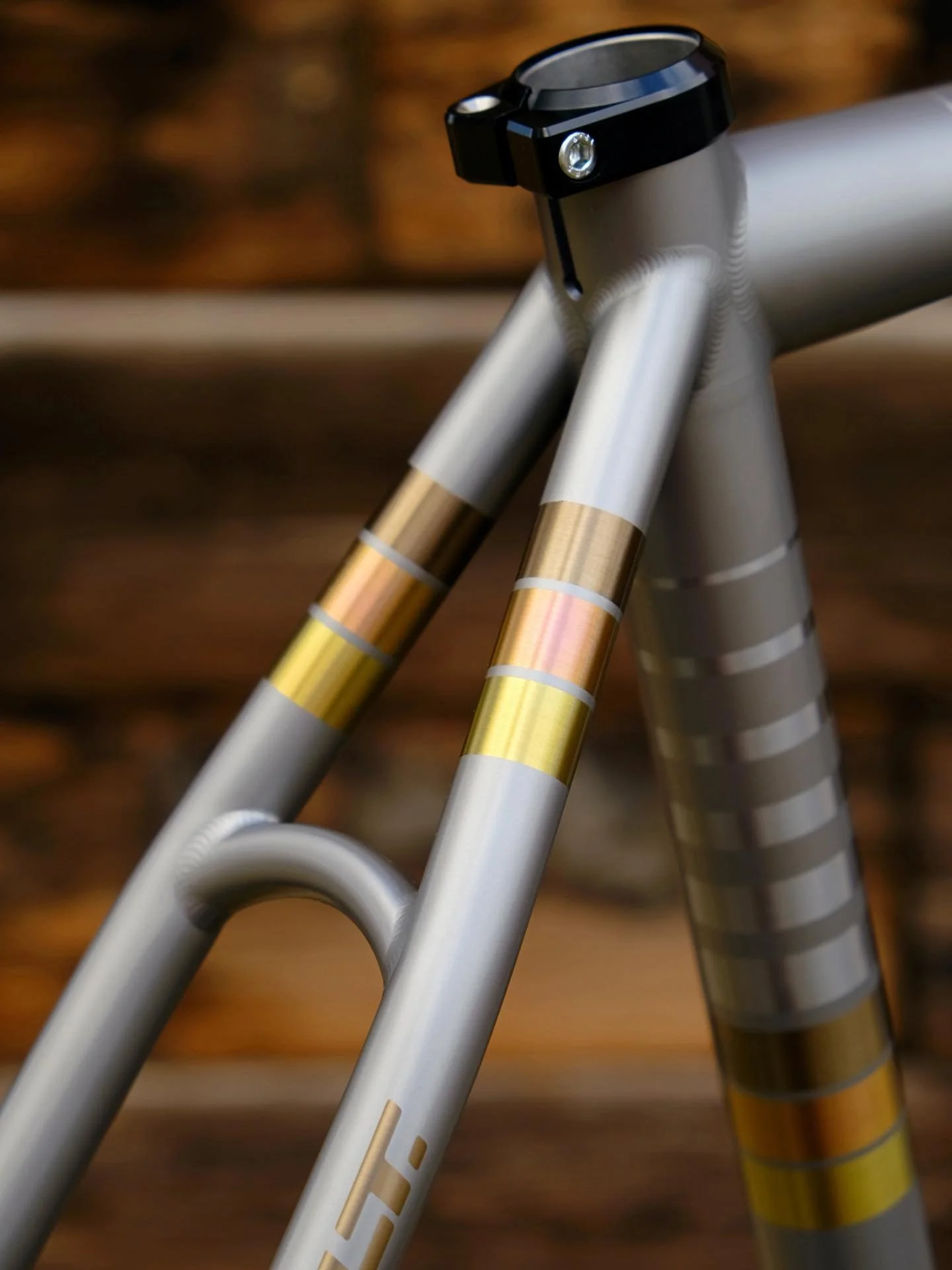 Terry&rsquo;s new Bingham Built.
.
.
.
#binghambuilt #titaniumbicycle #madeinusa #cycling #titaniumanodizing