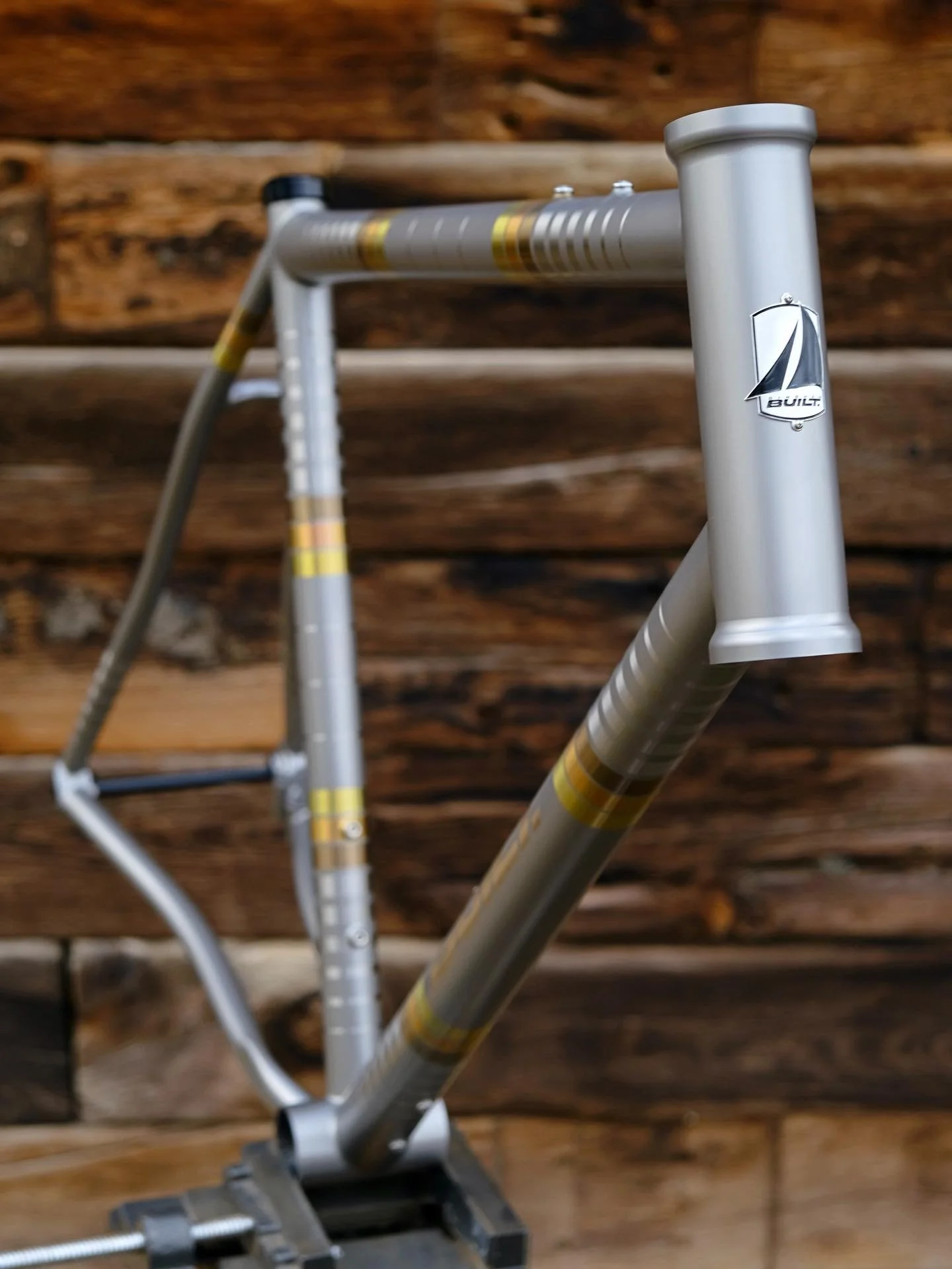 Terry&rsquo;s Bingham Built 🤩
.
.
.
#binghambuilt #madeinusa #titaniumanodizing #cycling #custombicycle