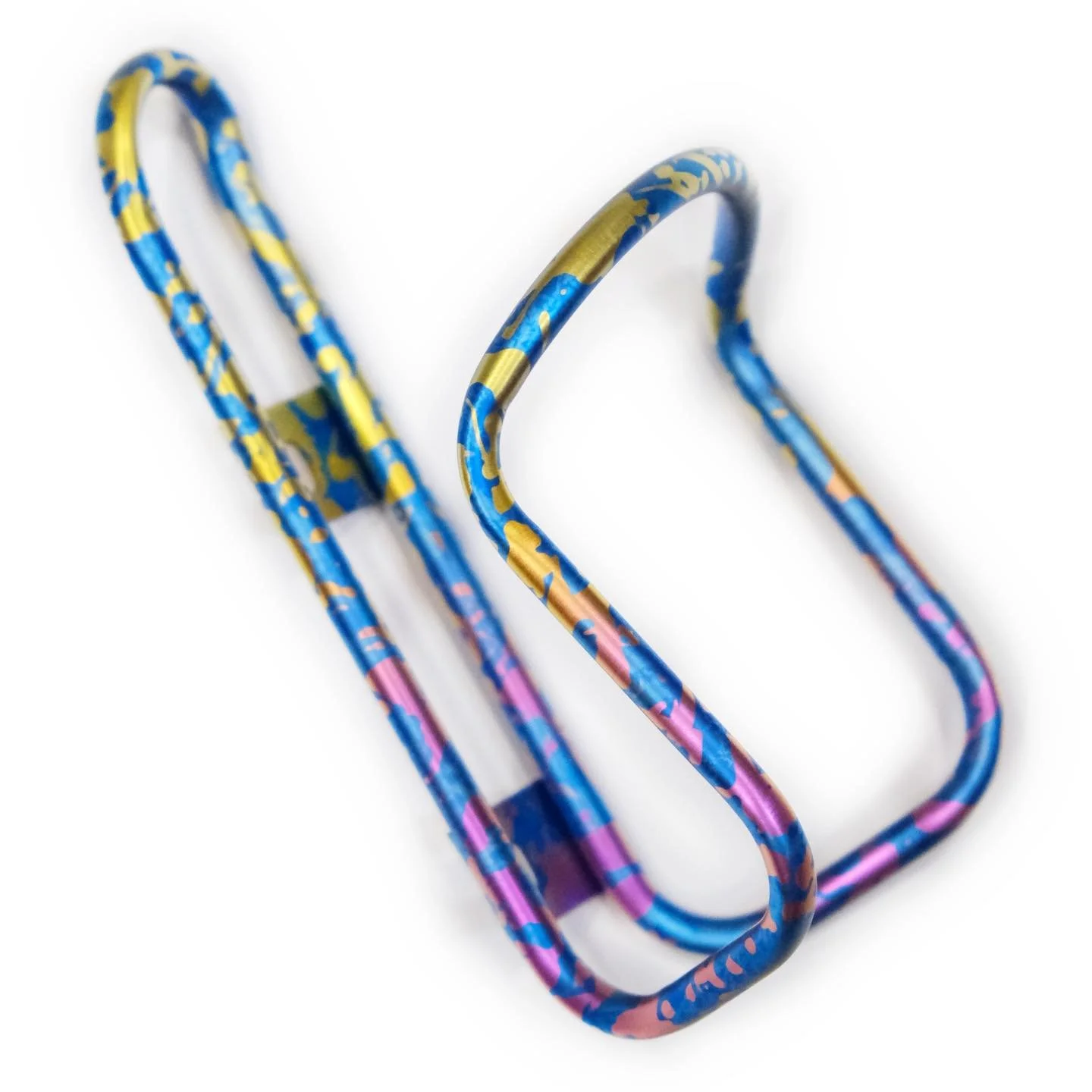 Now available! These &ldquo;Surf&rdquo; splatter anodized King Cages are now LIVE in the Agave webstore! Are you ready to start bike season off with a bang? I most definitely am&hellip; these bangin new colors seem like a great start.