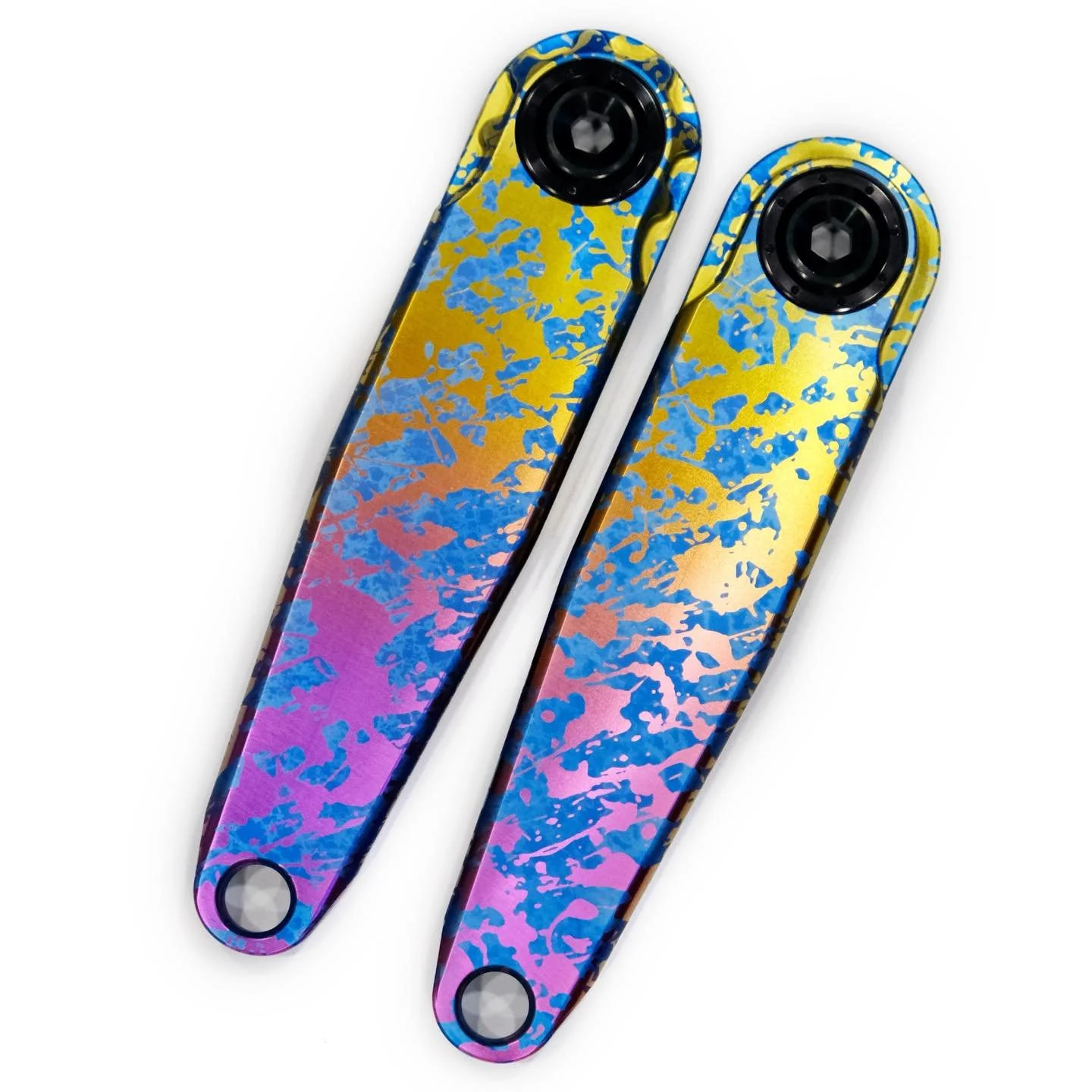 SALE TIME! So I picked up these 5DEV road/gravel/mountain cranks last year and I&rsquo;ve been so psyched on them - they&rsquo;re made in the USA, they&rsquo;re both beautifully designed and machined, and they can be used with a variety of spindles f