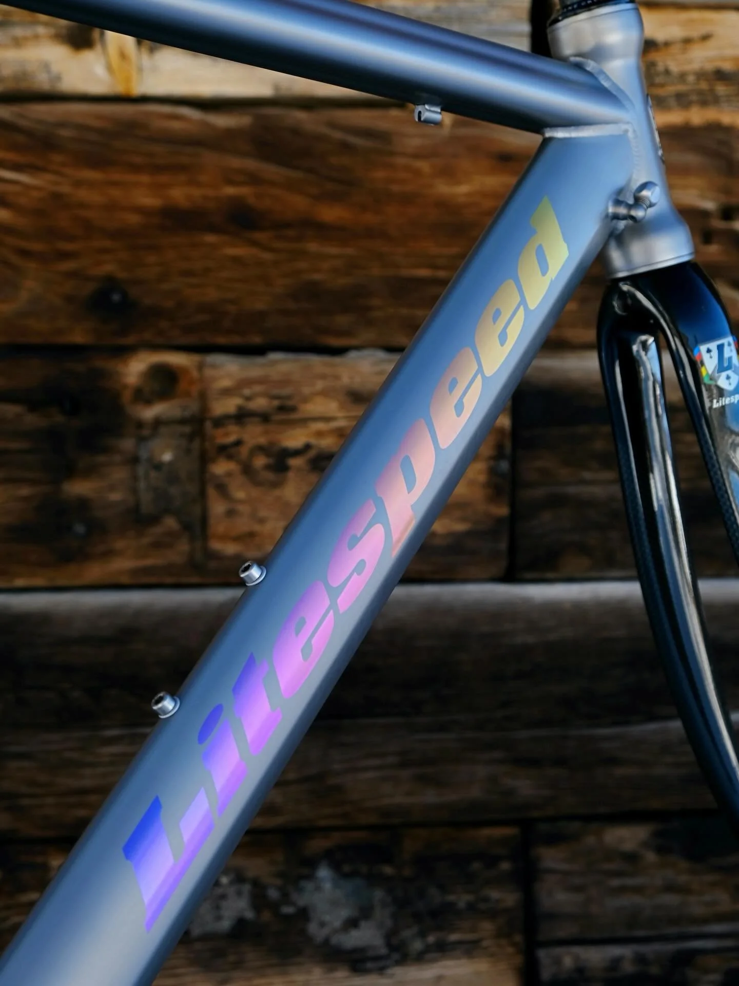 This violet to gold fade is both stunning and underrated. I love it on this Litespeed!