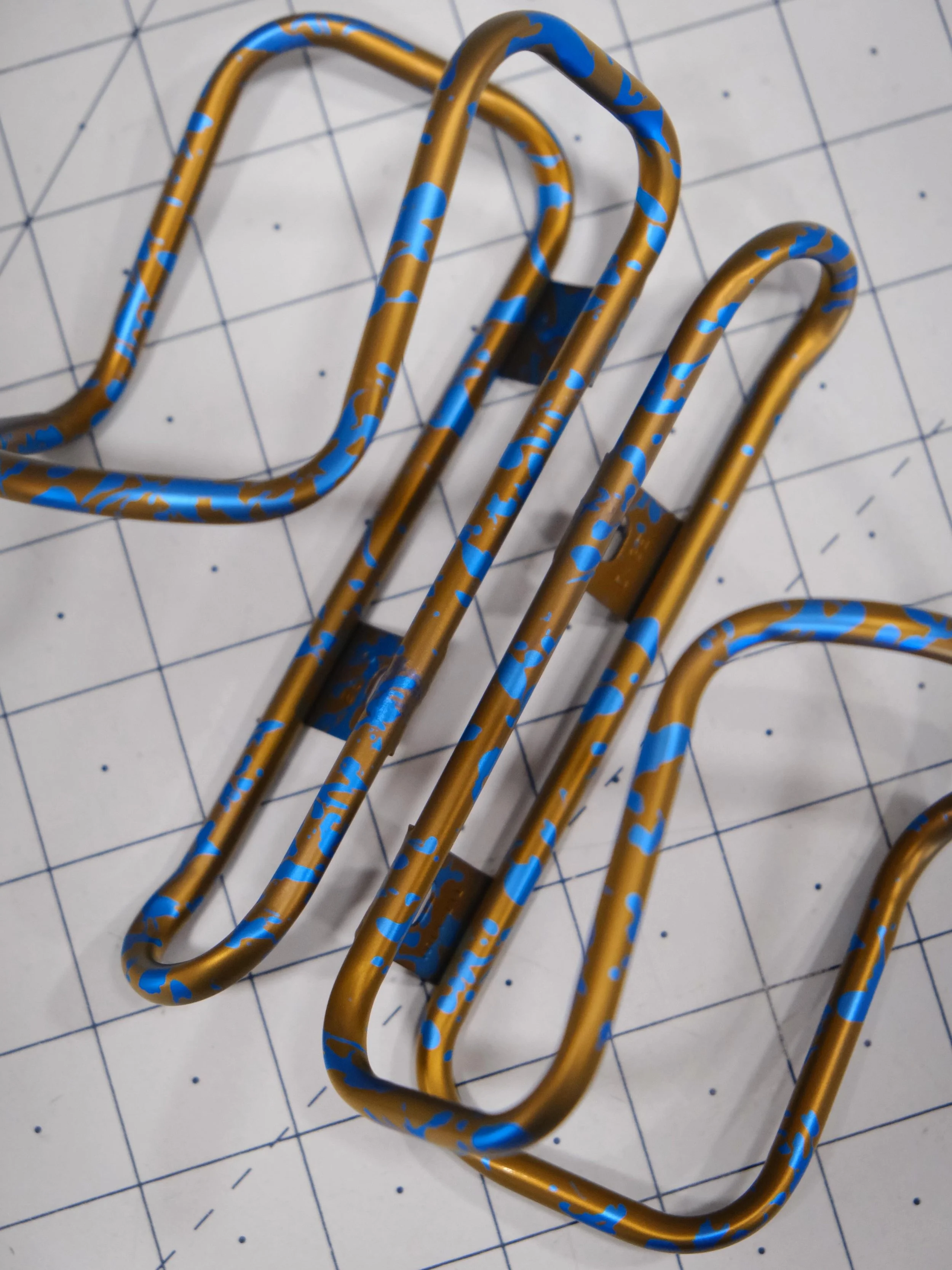 A svelte set of SEyes lash splatter anodized King Cages, just sitting there. I think I heard them whisper your name.
.
.
.
#kingcage #cksplash #madeinusa #titaniumanodizing #colorado