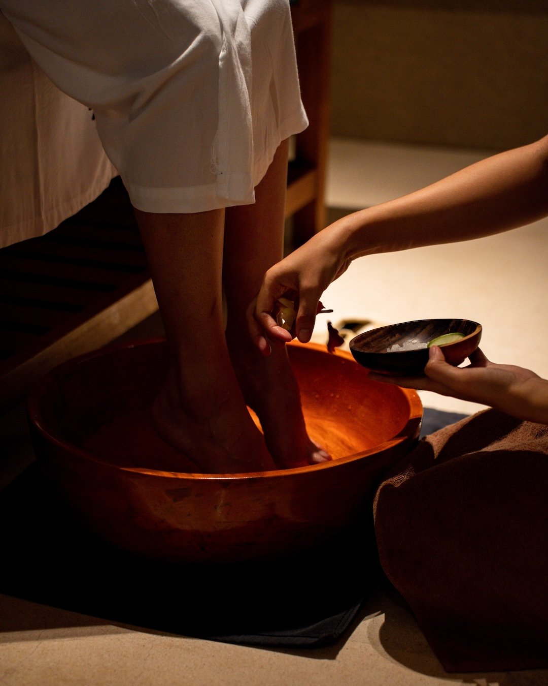 Pamper your feet with a soothing foot scrub and massage&mdash;happy feet, happy you! 🦶✨ #SelfCare #HappyFeet

Open 9 am to 8 pm daily
Call to book at +623619088888
Chat to book at +6281907229888
www.mandalaspaubud.com
&mdash;&mdash;&mdash;
#mandalas
