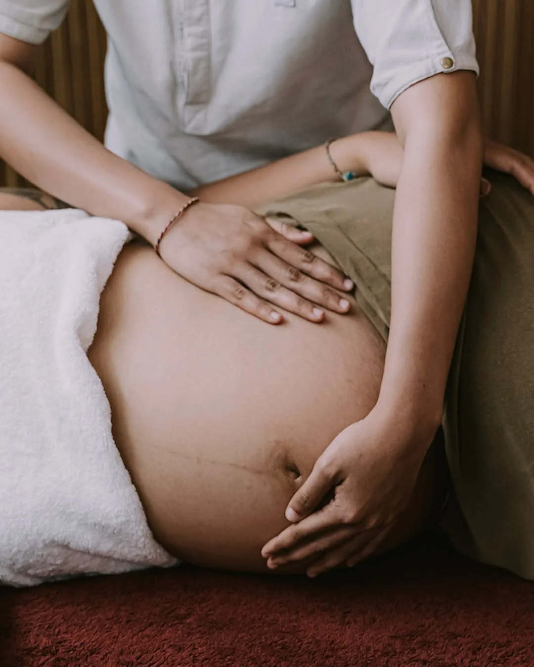 A little pause in the middle of a beautiful journey.

Our Mom to Be 60-minute prenatal massage invites expectant mothers to slow down and enjoy a soothing moment of self-care, with the choice of Virgin Coconut Oil or Almond Oil.

Breathe deeply. Let 