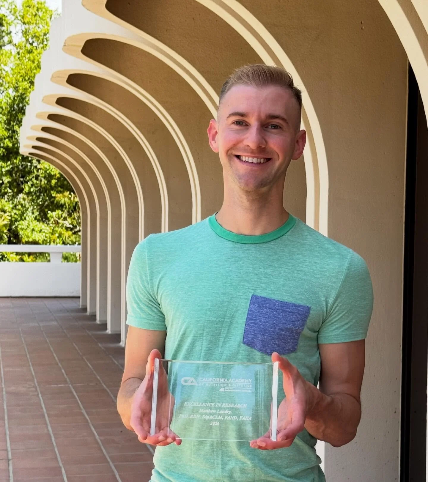 What an honor! 🎉 Grateful to have received the Excellence in Research Award from @eatrightca. To be recognized by my peers as an early career researcher is humbling and motivating. The best science is still ahead! #Guyititian #Nutrition #Research