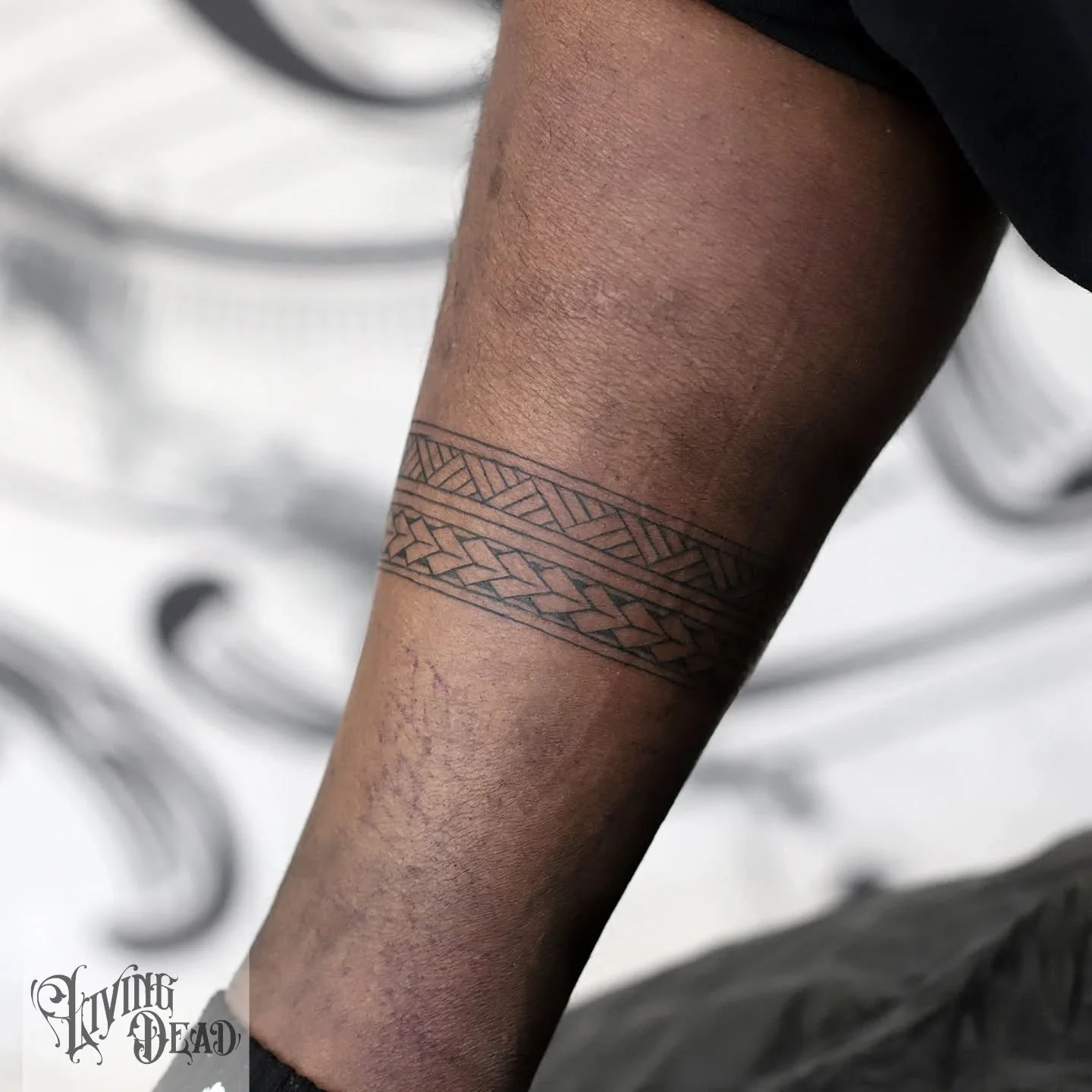 Nicht gerade typisch für mich und eigentlich eher ein Auftrag für @jonastesta_tattoo . Es hat mir allerdings wieder mal Spass gemacht etwas lineares zu tätowieren. Vielen Dank!