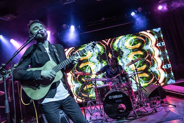 Getting a little psychedelic with @aliazimiofficial last weekend #emilybaileyvisuals #livevisuals #londongigs #animation #livemusic Thanks to Jose R Caamaño for the pic!