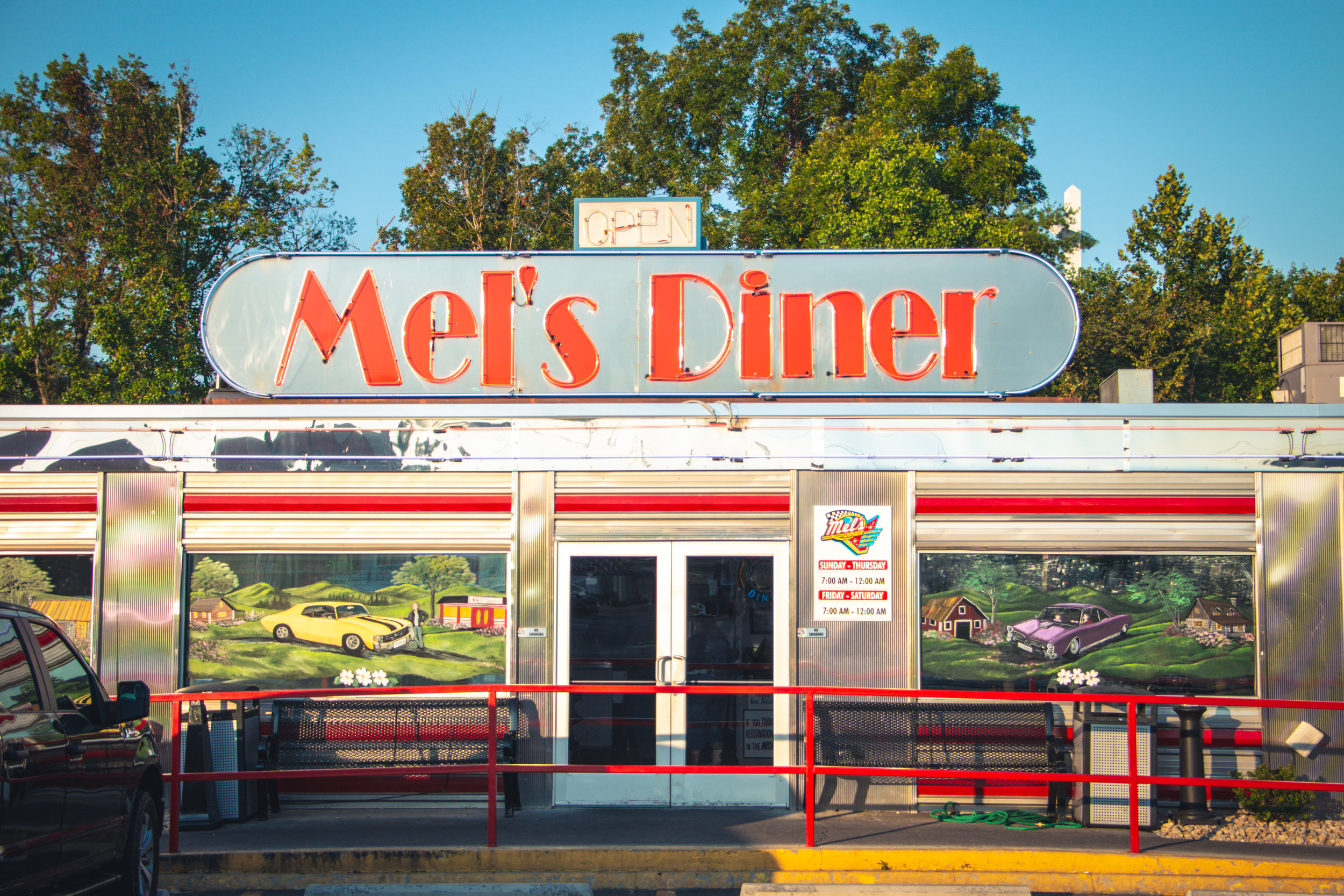 About — Mel's Diner