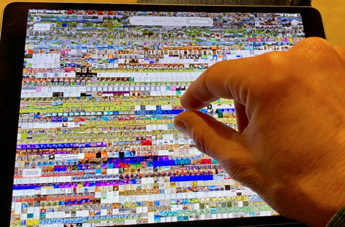 Pinch to Zoom in All Photos View in iOS 14