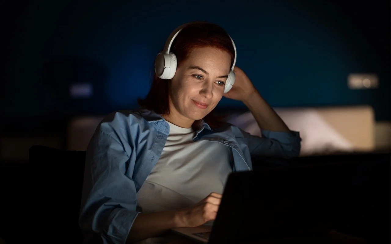 Try macOS 26.2’s Edge Light for Low-Light Video Calls