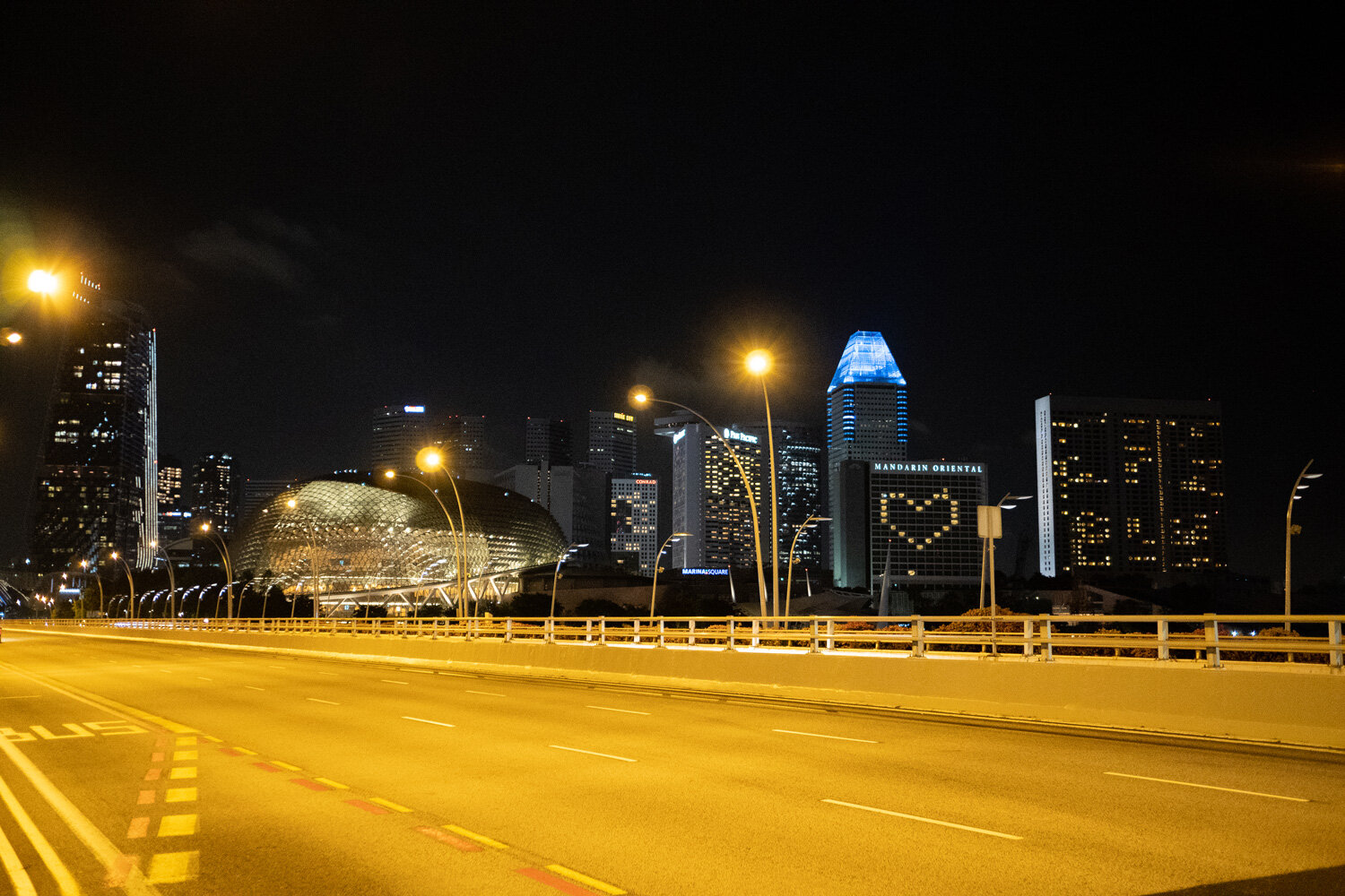Singapore-at-night-01.jpg
