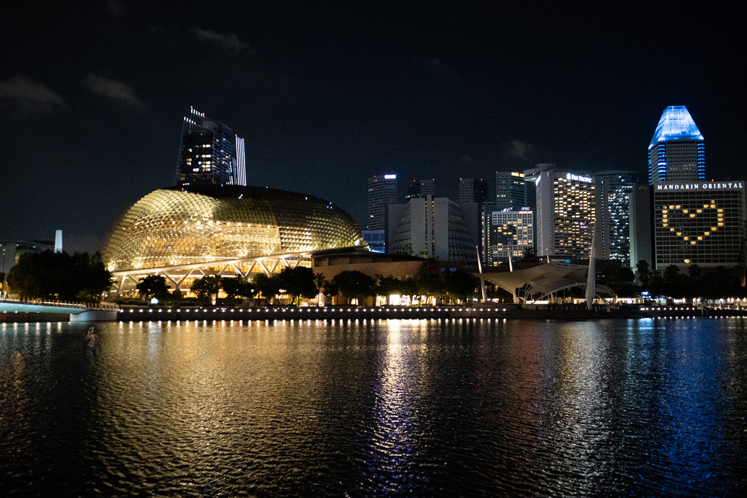 Singapore-at-night-02.jpg