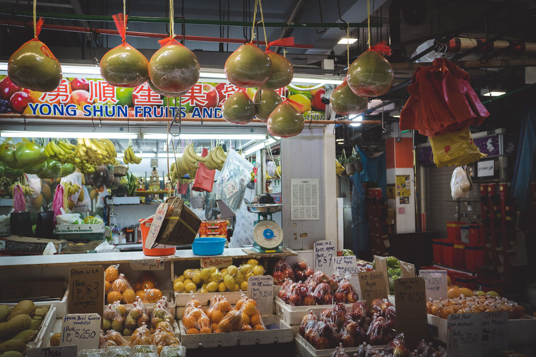 Ein Wet-Market, in dem es frisches Obst und Gemüse zu günstigen Preisen gibt.