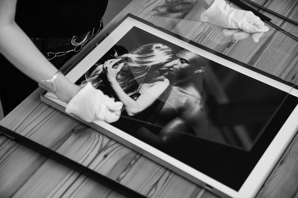 Photos by R .De Gambs
@rdegambs 

Presented alongside THE CHORUS by @aianadi.agency during Berlin fashion week, the photographs entered into dialogue with fashion, movement, sound and storytelling, extending the evening&rsquo;s exploration of transfo