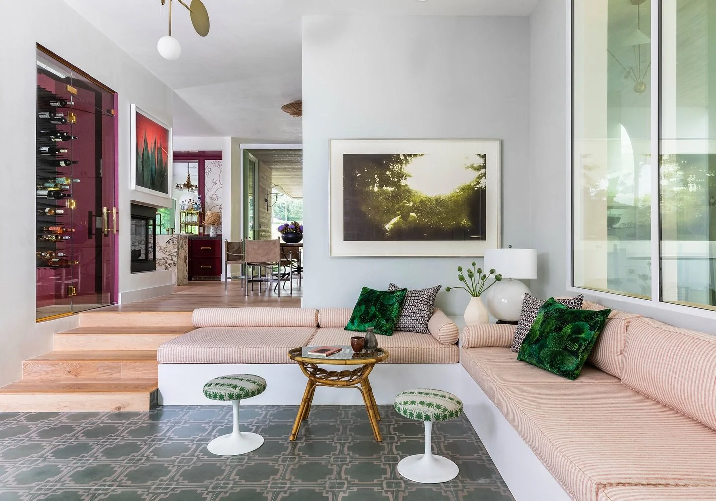 Sunken just enough to make a statement. 
.
.
. 
Architect: @mtlandrum 
Interiors: @ecco_design 
Photography: @juliesoefer 
.
.
.
#robertstephenhomes #custombuilder #customhome #austintexas #homebuilder #custom #78746 #austin #westlake #lakeaustin #ta