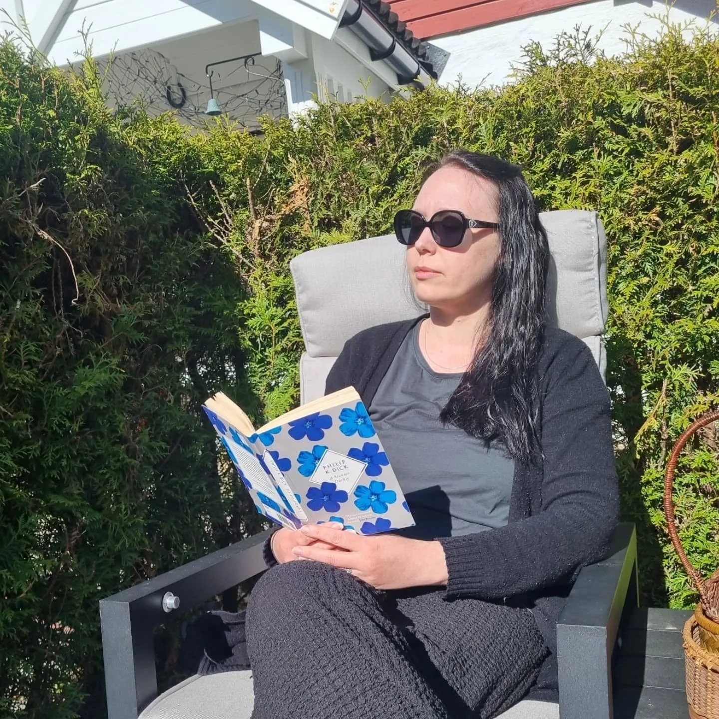 I dag er verdens bokdag og selv om det leses gjennom store deler av arbeidsdagen, s&aring; finner vi ofte #tidtilti p&aring; fritiden ogs&aring;. 

Kommenter under hva du leser for tiden! 
Her er det vi i redaksjonen leser:

Kazima: A Scanner Darkly
