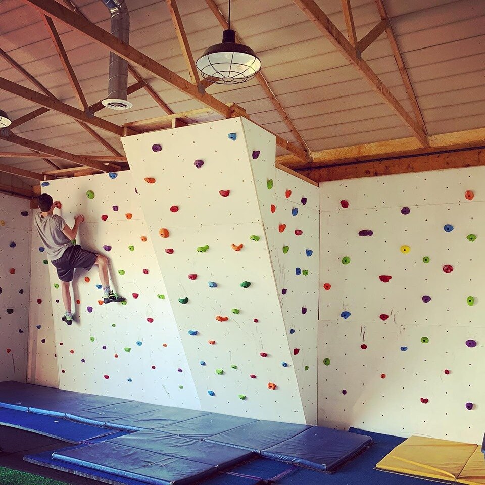 bouldering 2.jpg