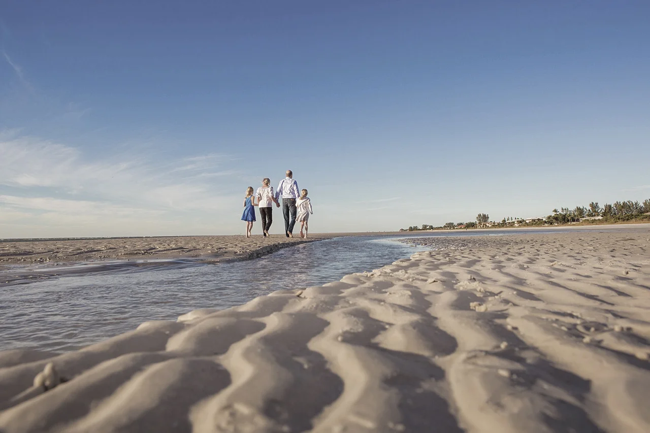 nickadamsphotographybeachportraitfamily-3227.jpg