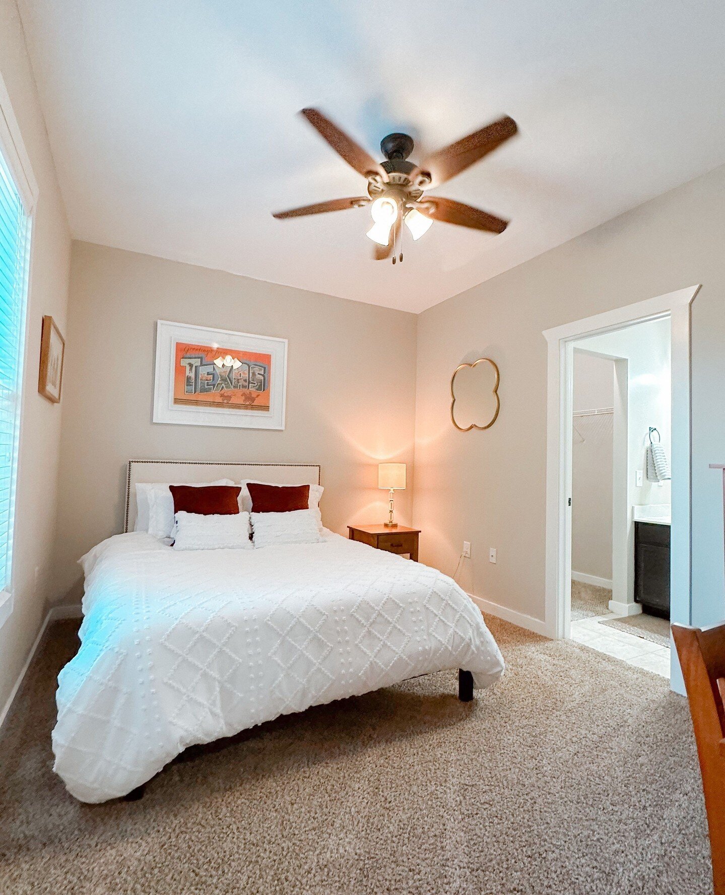 Our spacious units offer the ultimate living environment for you and your friends! Schedule a tour today to make this comfortable space your own! 💤