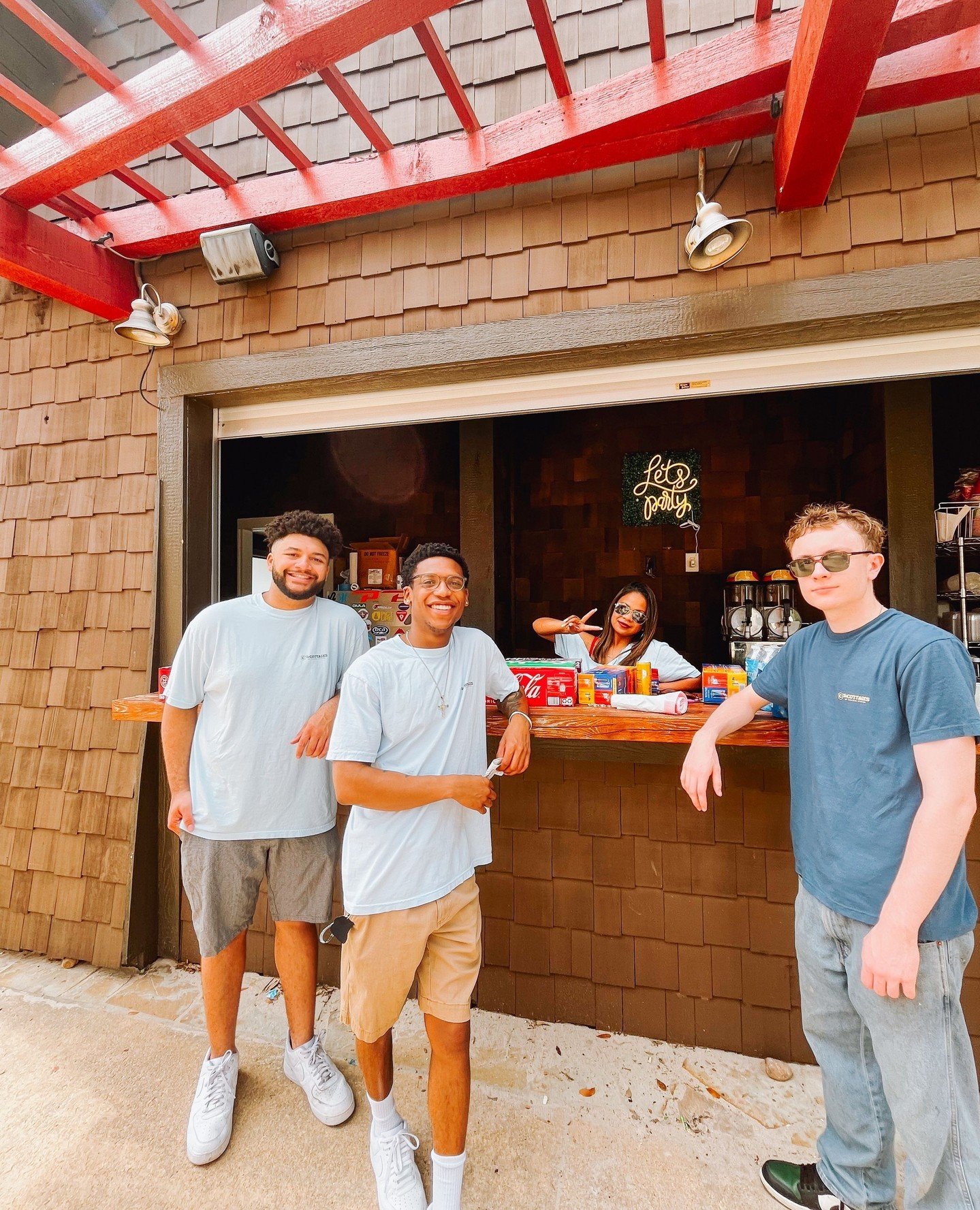 Welcome to your new home away from home! Our front office staff loves seeing y'all's faces, and we can't wait to show you around. 🌟👀 Curious about what sets our off-campus housing apart?