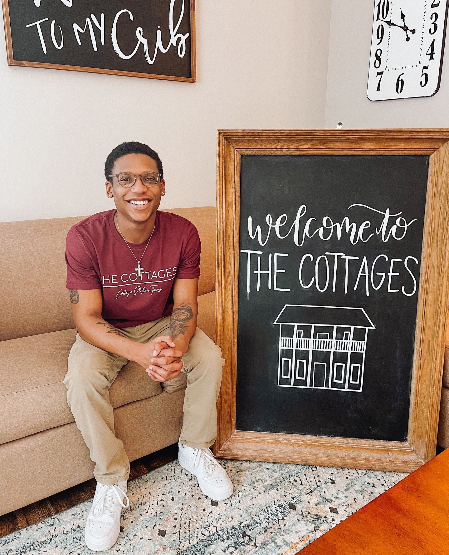 Your new home awaits! 🏠💫⁠
⁠
Still looking for housing? Look no further! Our off-campus housing options are here to make your search a breeze! Give us a call today before it's too late!🌟