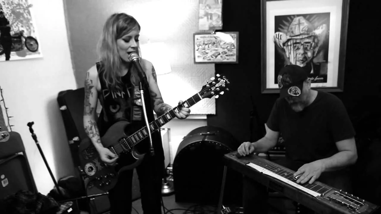 WUSSY - Teenage Wasteland (Live Video)