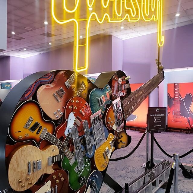 We are very grateful to have made this amazing  piece  for @gibsonguitar. The closer you look the more you will see. Details matter @eggtoystudios 
#gibson #gibsonguitar #eggtoystudios  #graditude #details #fun #eggtoystudios #workhard
