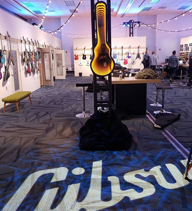 When you use that many @gibson guitars you better do something with the cases... then take them to #nammshow #namm2020 
#guitarart #guitarsculpture #gibson #eggtoystudios #dreamjob #infinityandbeyond #graditude #gibson