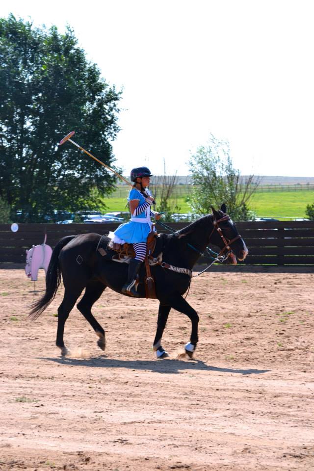 Girl-polo-mallet1.jpg