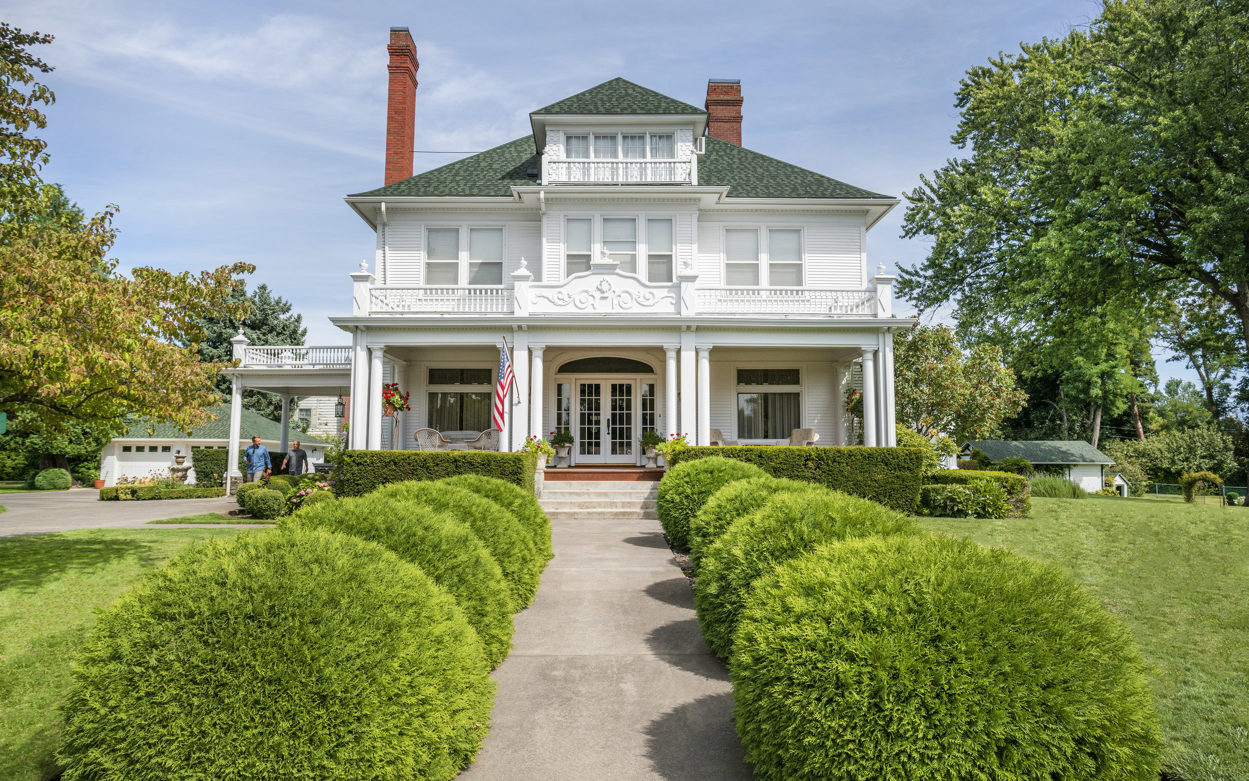 The outside of the mansion that inspired the Mansion Creek Cellars name. 