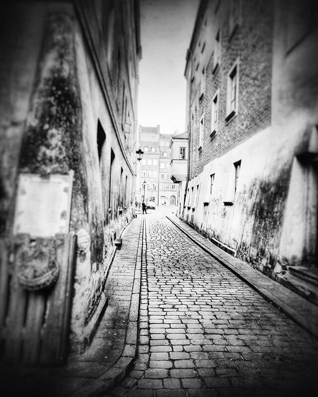 Streets of #warsaw #walkabout #oldtown