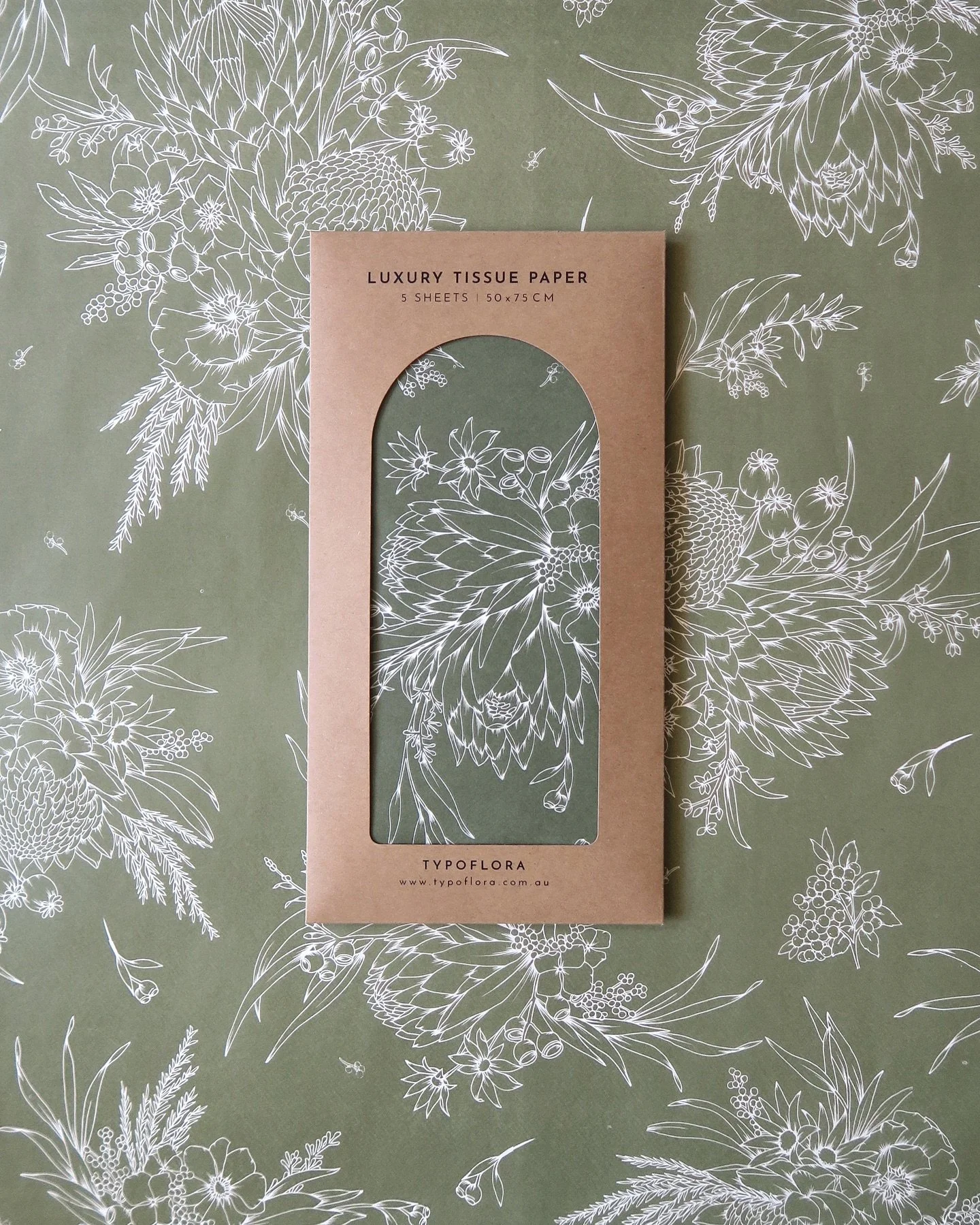 Packaging has always been close to my heart. As a stationery lover, I can never resist a beautiful packaging design. From the beginning I dreamed of giving our products their own special packaging, but the reality of custom production with high minim