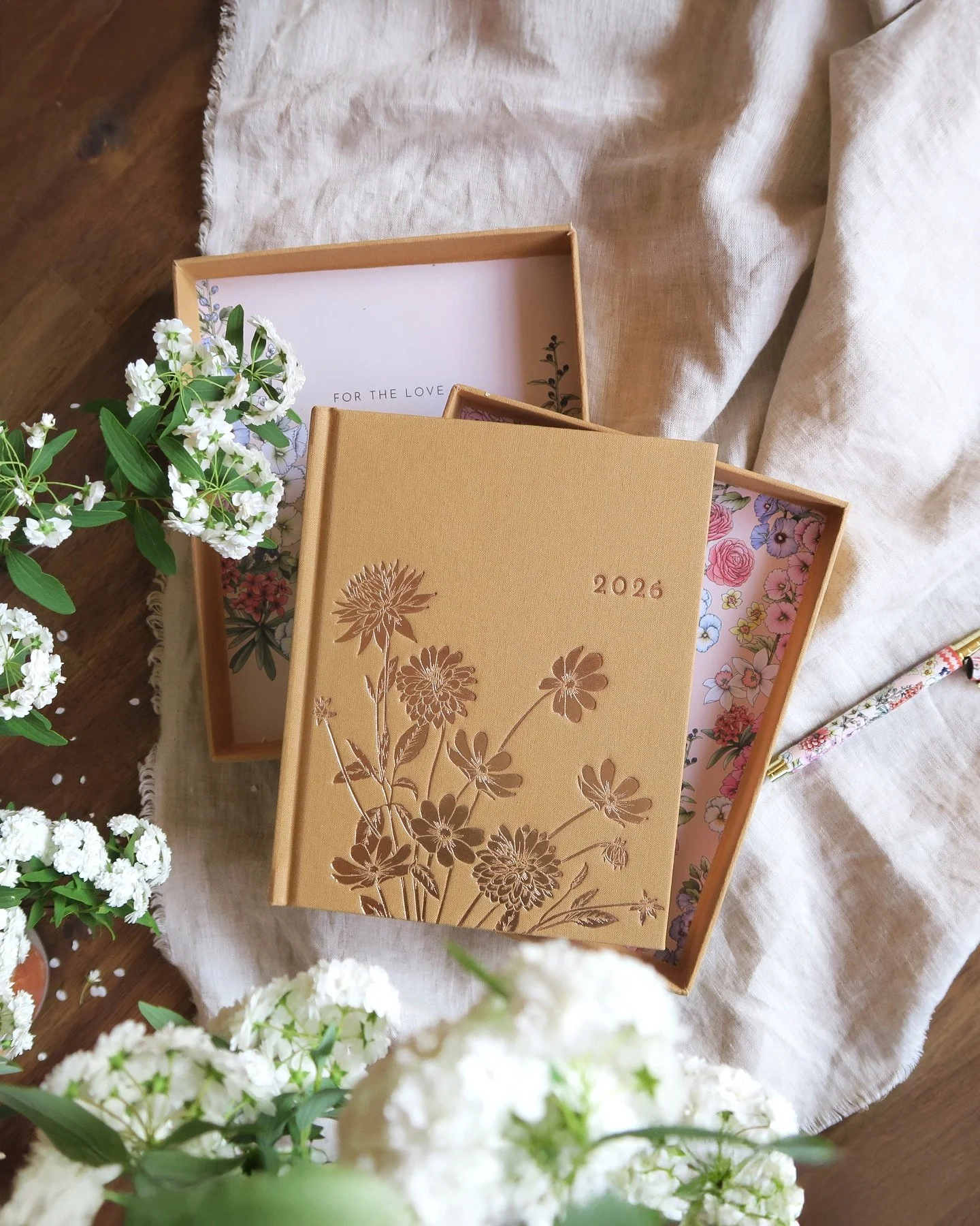 Attention, flower lovers! 🌸

Our 2026 Planners are selling fast, and I&rsquo;m so happy to see how much you&rsquo;re loving them. The Honey cover is already over 70% sold!
Each planner is made in limited quantities and won&rsquo;t be restocked once 