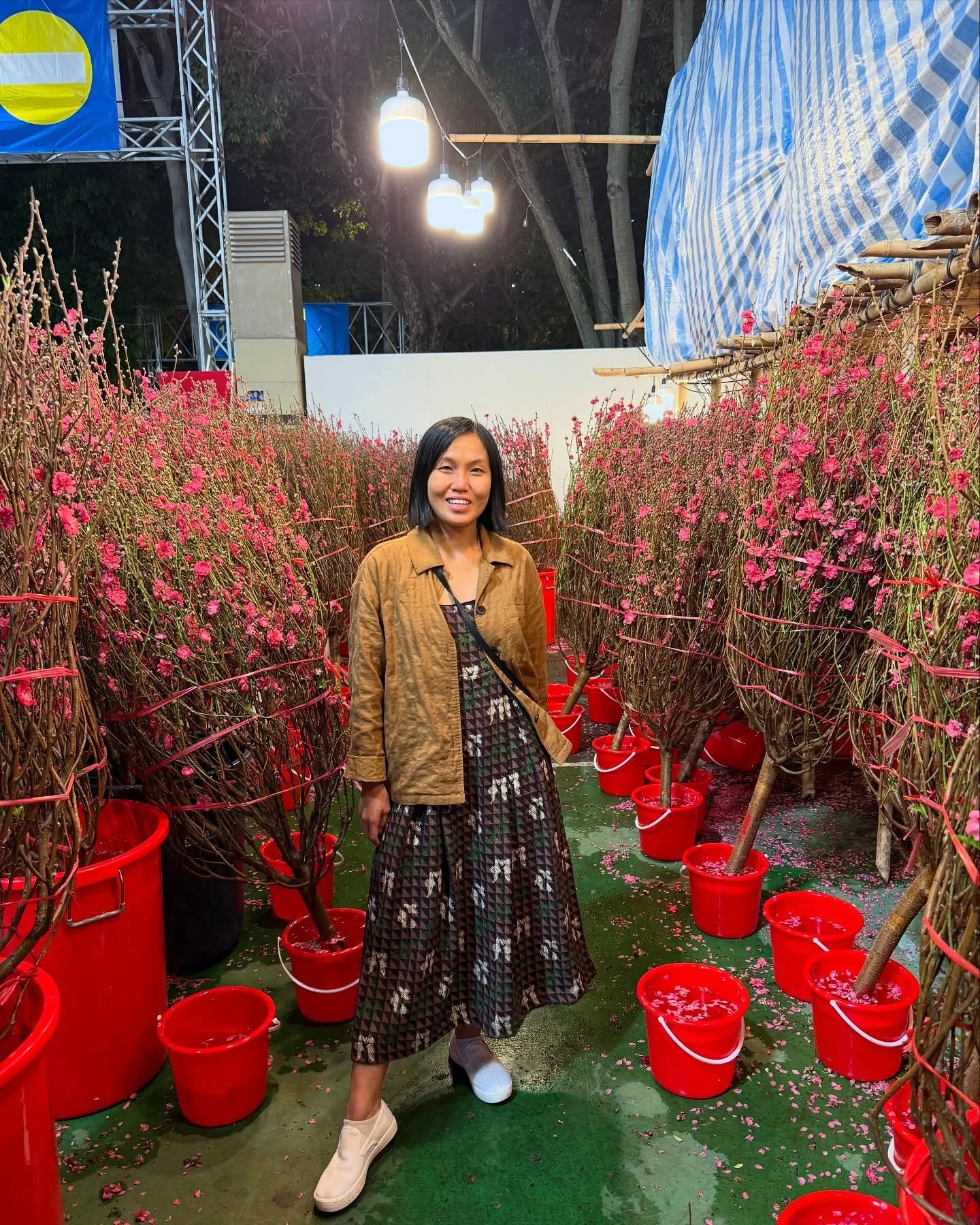 Between the rush of the city and the quiet moments of family time, long neighbourhood walks and the climb up Lion Rock, age-old traditions and tables overflowing with food&hellip; every moment felt layered and alive.

A short trip to Hong Kong during