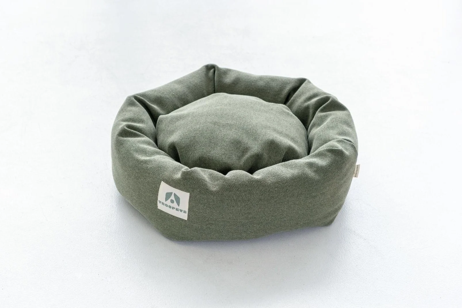 round dog bed with sides