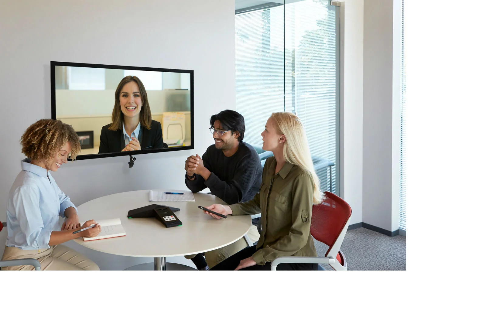 workspaces-small-huddle-any-room-1600x1067-enus.jpg