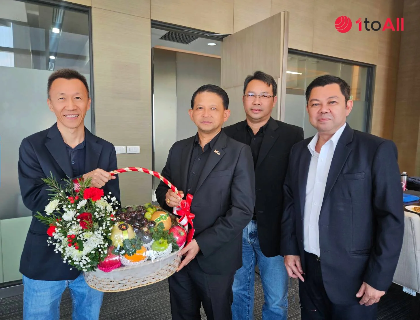 วันทูออลแสดงความยินดีกับผู้ว่าการการไฟฟ้านครหลวงคนใหม่