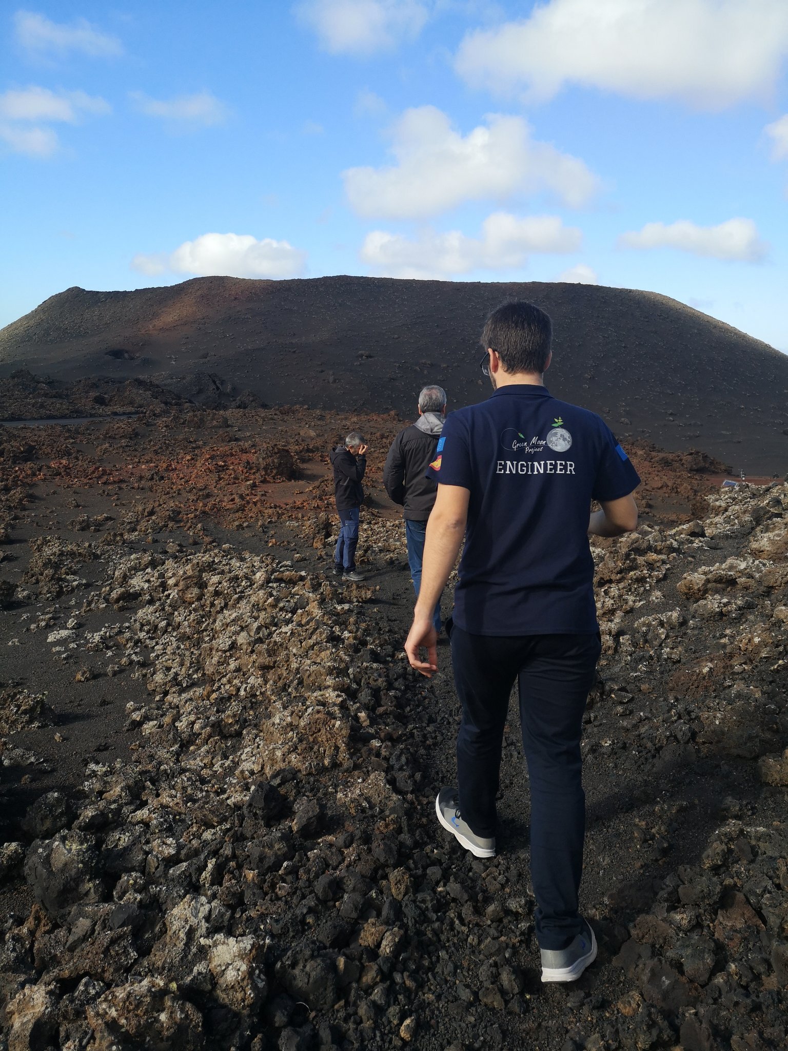 timanfaya_walking.jpg