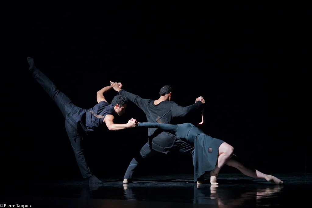 Rambert 3 Dancers 214.jpg